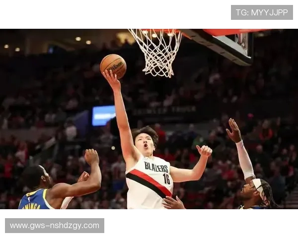 战爵士之战杨瀚森个人状态与球队战术运用成比赛焦点